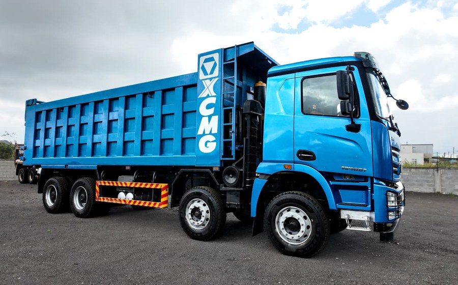 Camion benne XCMG 8x4 ROCKMACHINE