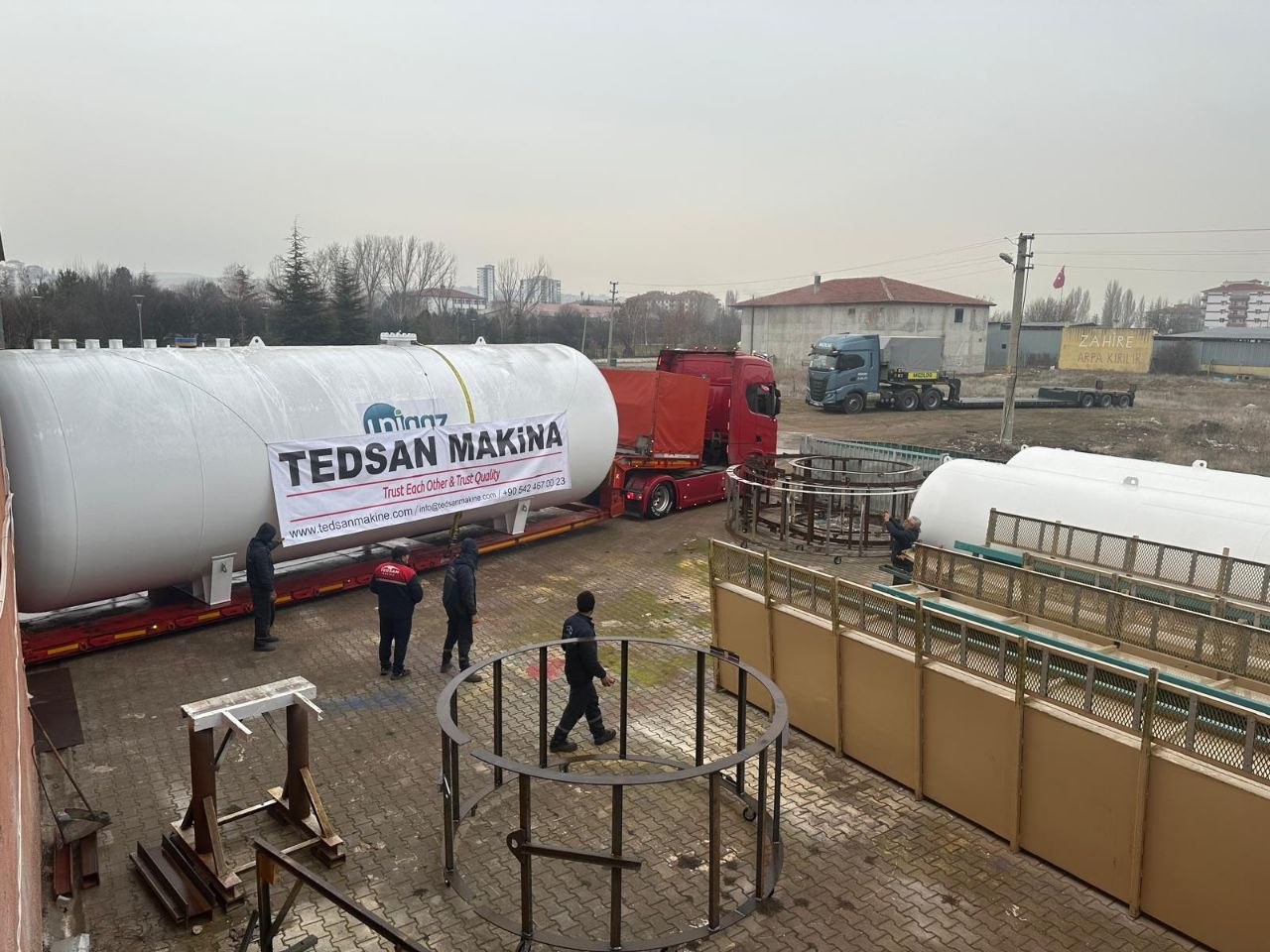 Galerie Oil Gas Tedsan — cliquez pour voir toutes les photos